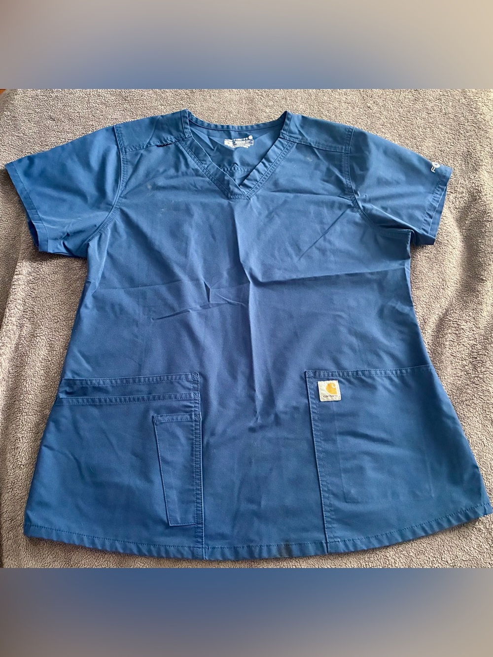 Carhartt modern fit dark Blue V-Neck Scrub Top M
